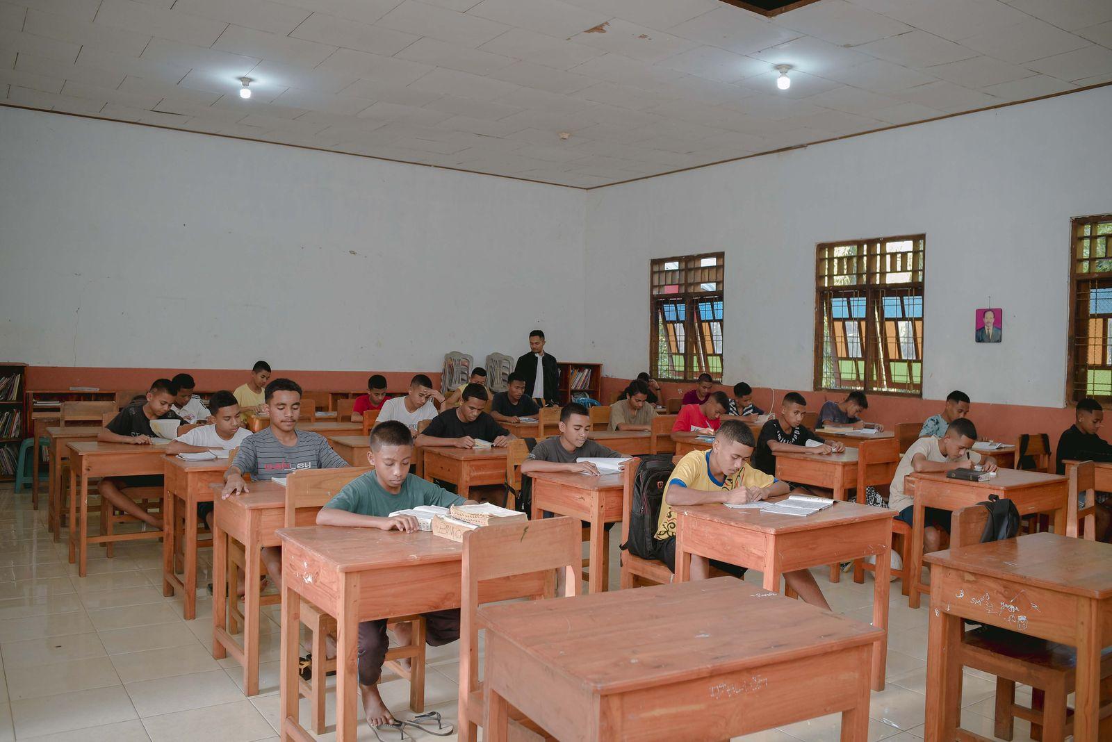 Suasana belajar bersama di kelas