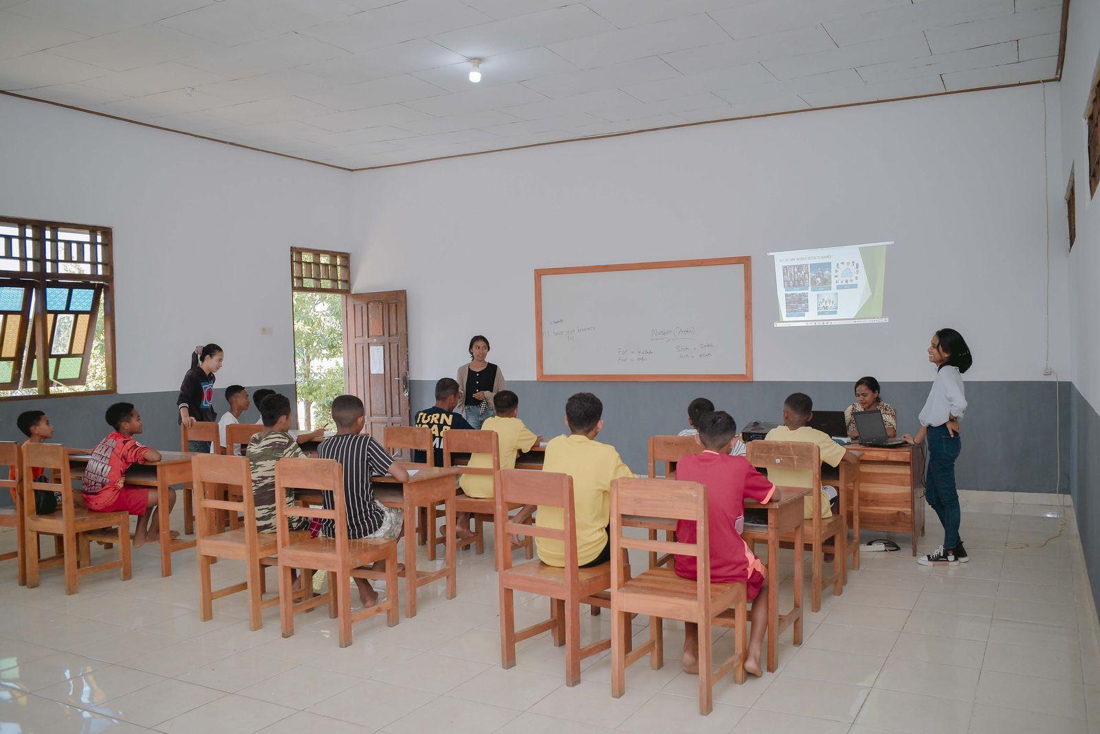 Les tambahan bersama pengajar