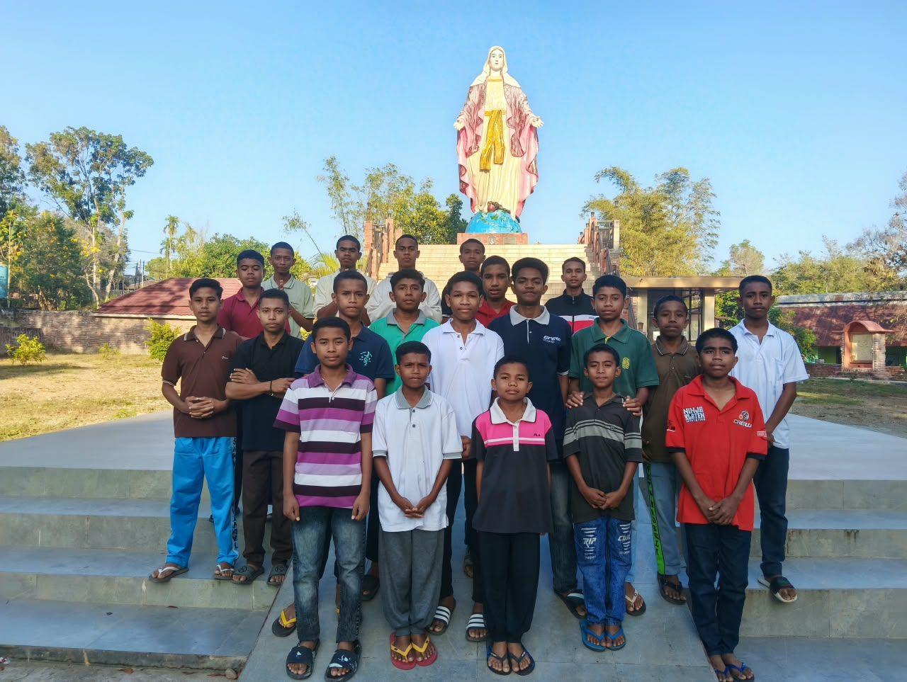 Ziarah bersama di taman doa